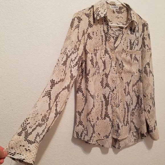Express Women's Snakeskin Portofino Shirt size Medium - Picture 4 of 7